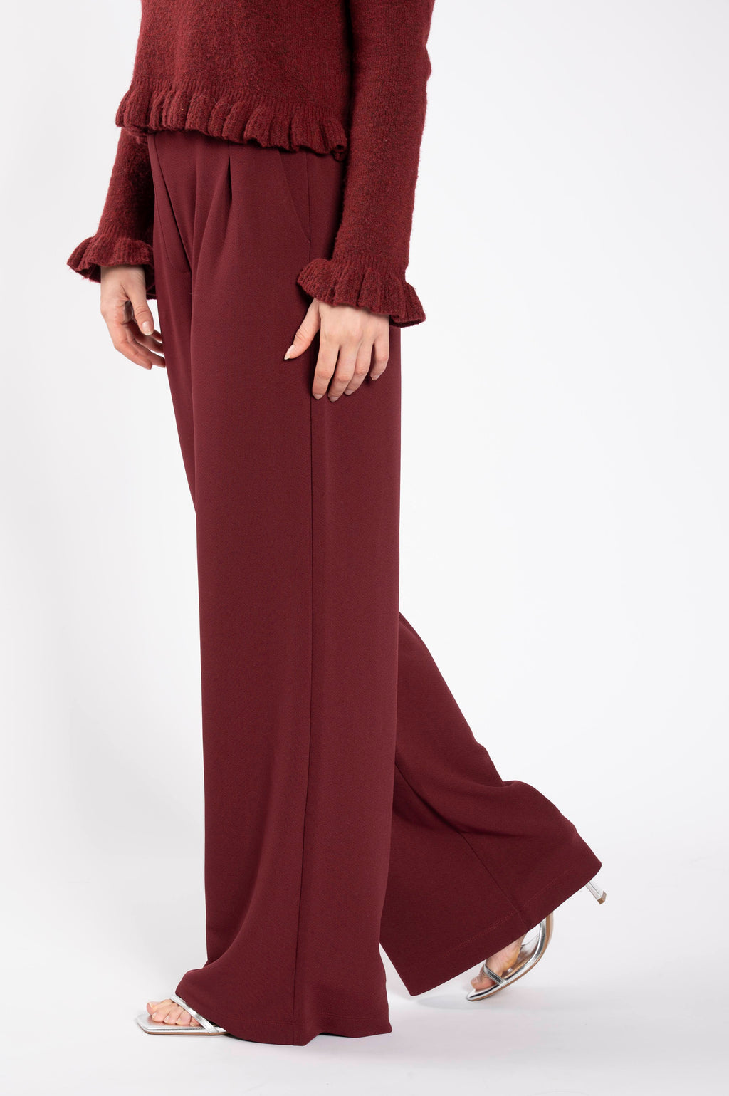 High on Red Trousers - Merlot