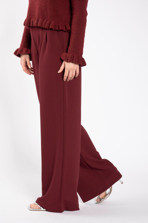 High on Red Trousers - Merlot