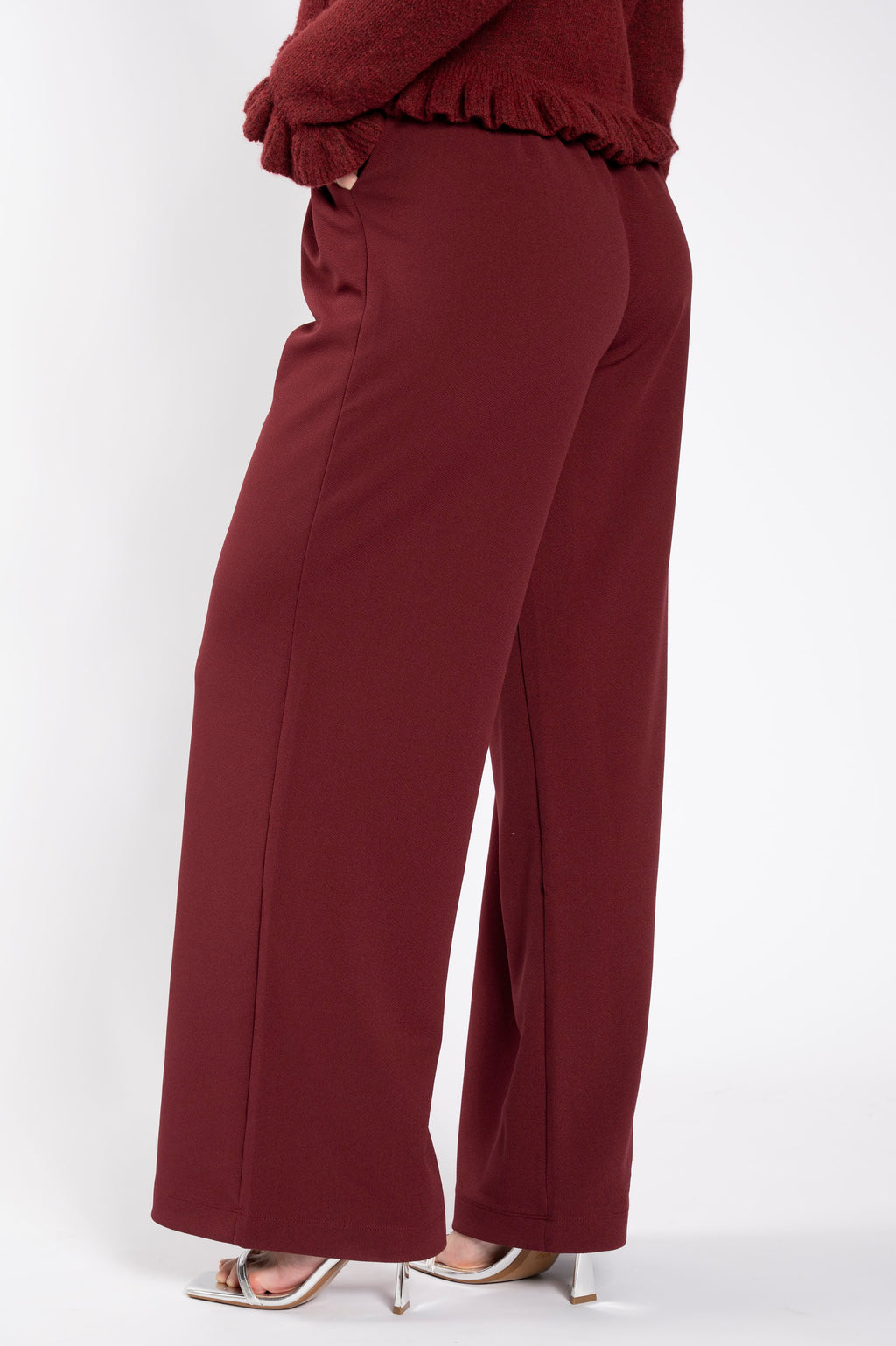 High on Red Trousers - Merlot