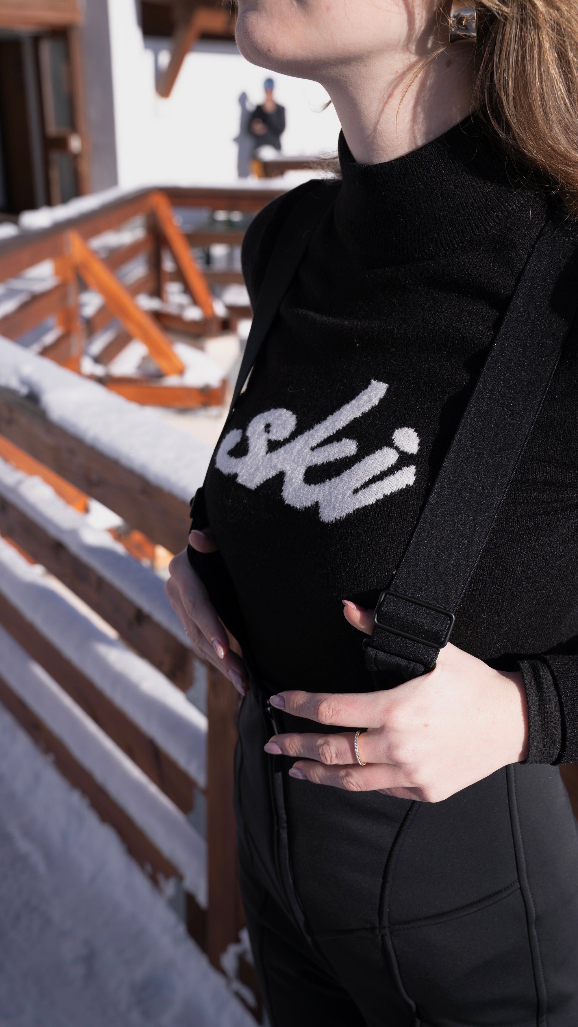 Ski Pull Black & White