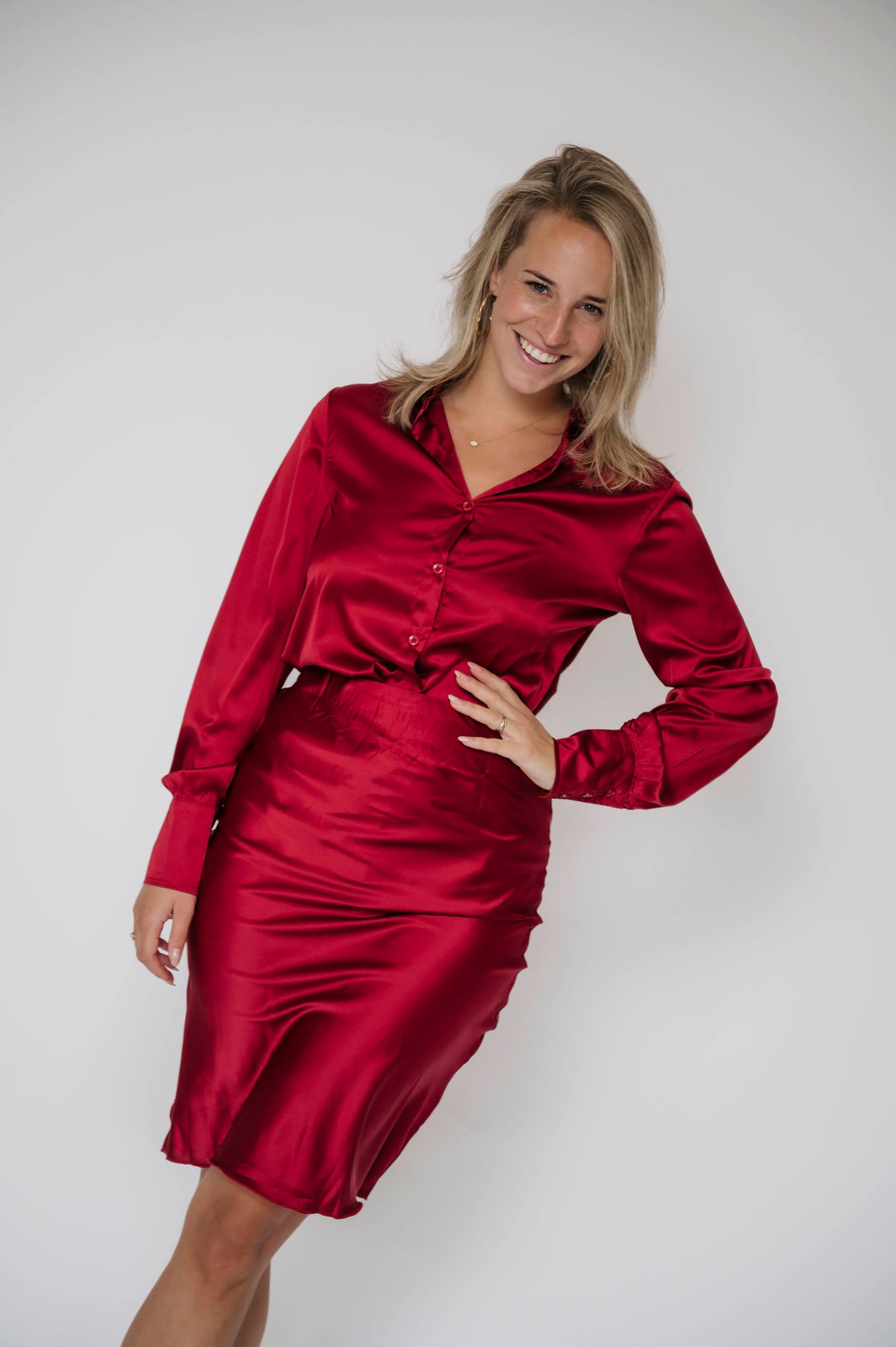 Mia Satin Blouse Bordeaux