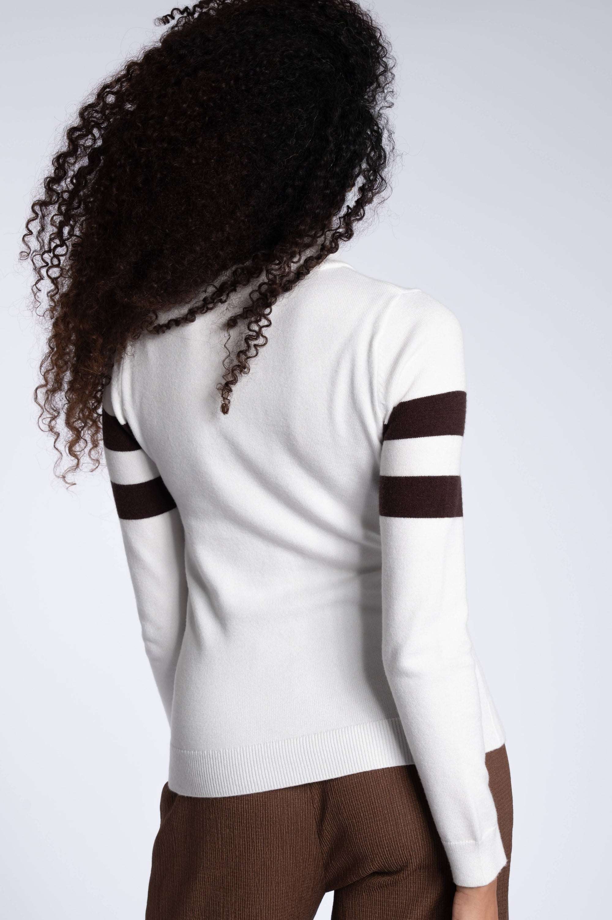 Ski Pull - White & Chocolate Brown