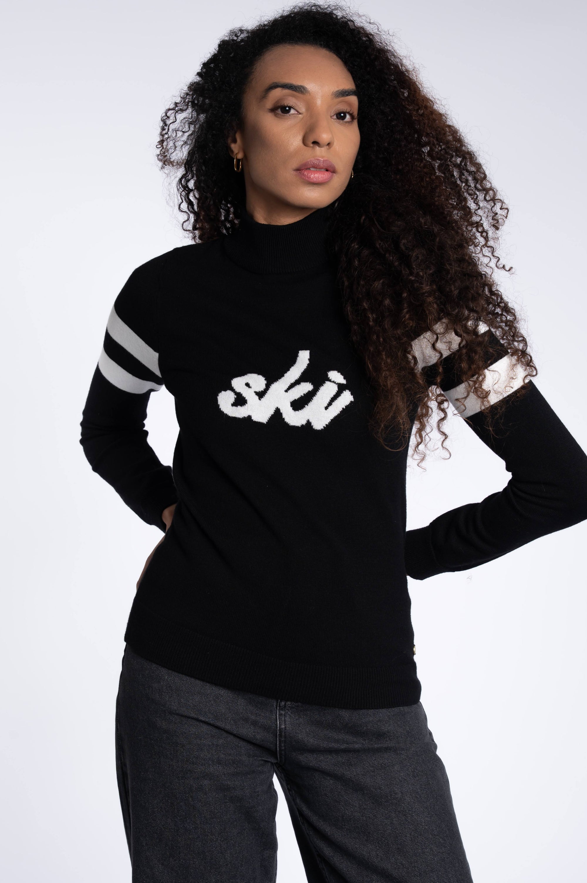 Ski Pull - Black & White