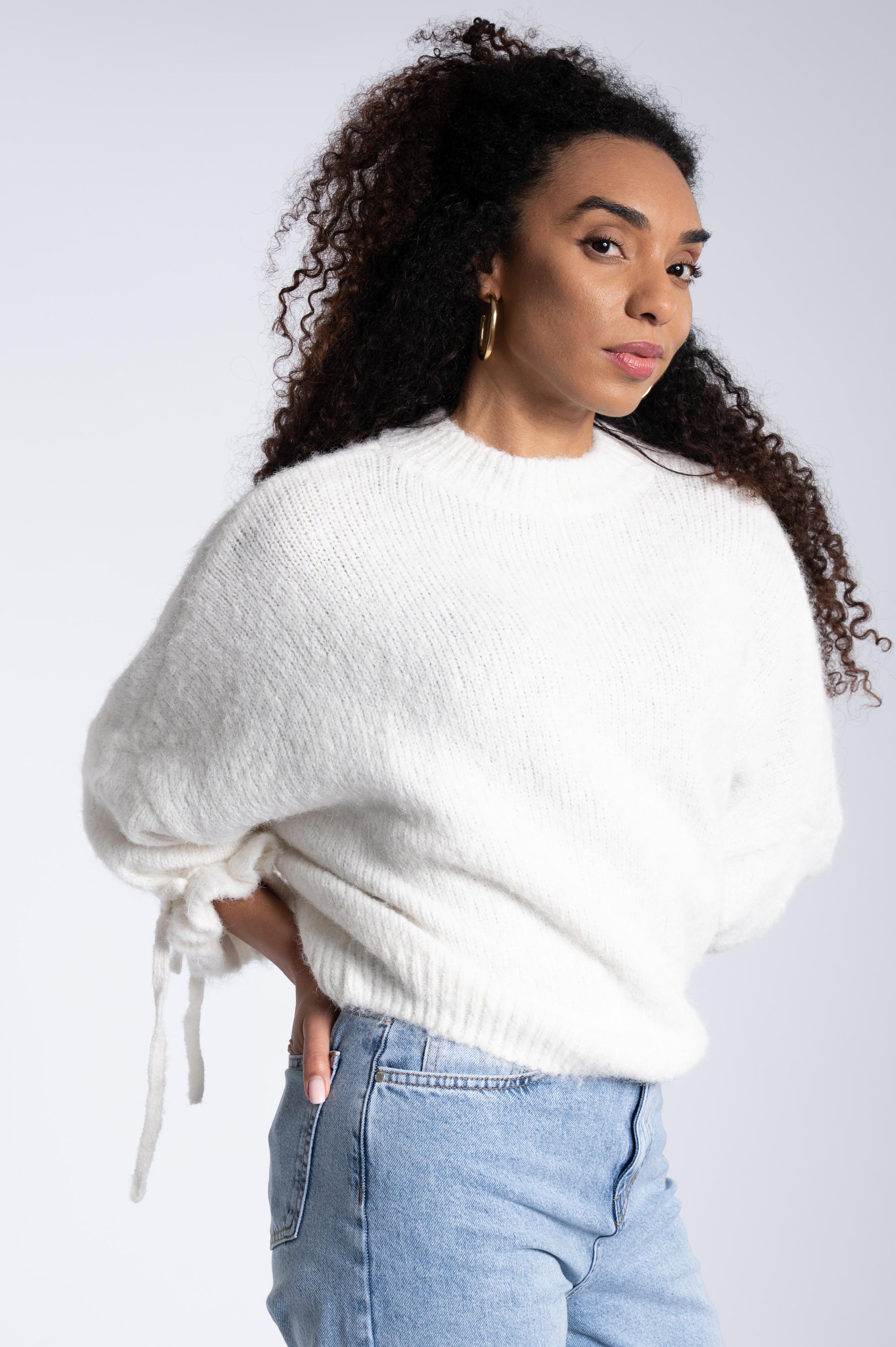 Bow Cuff Wide Pull - Ivory