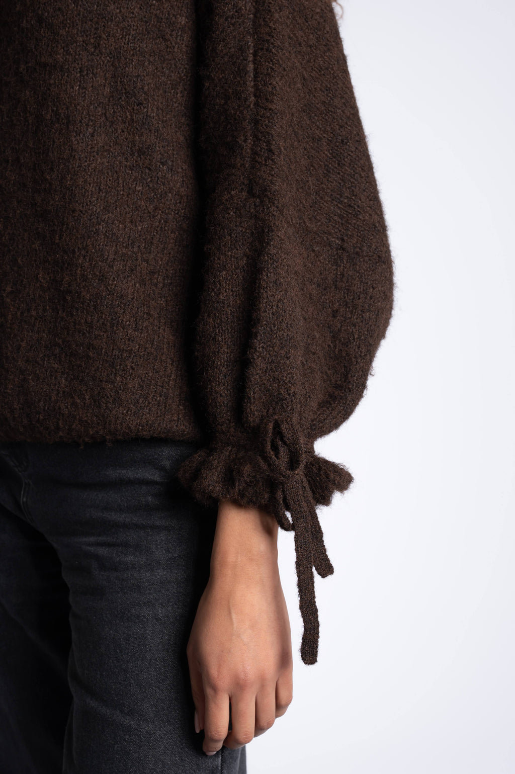 Bow Cuff Wide Pull - Chocolate Brown