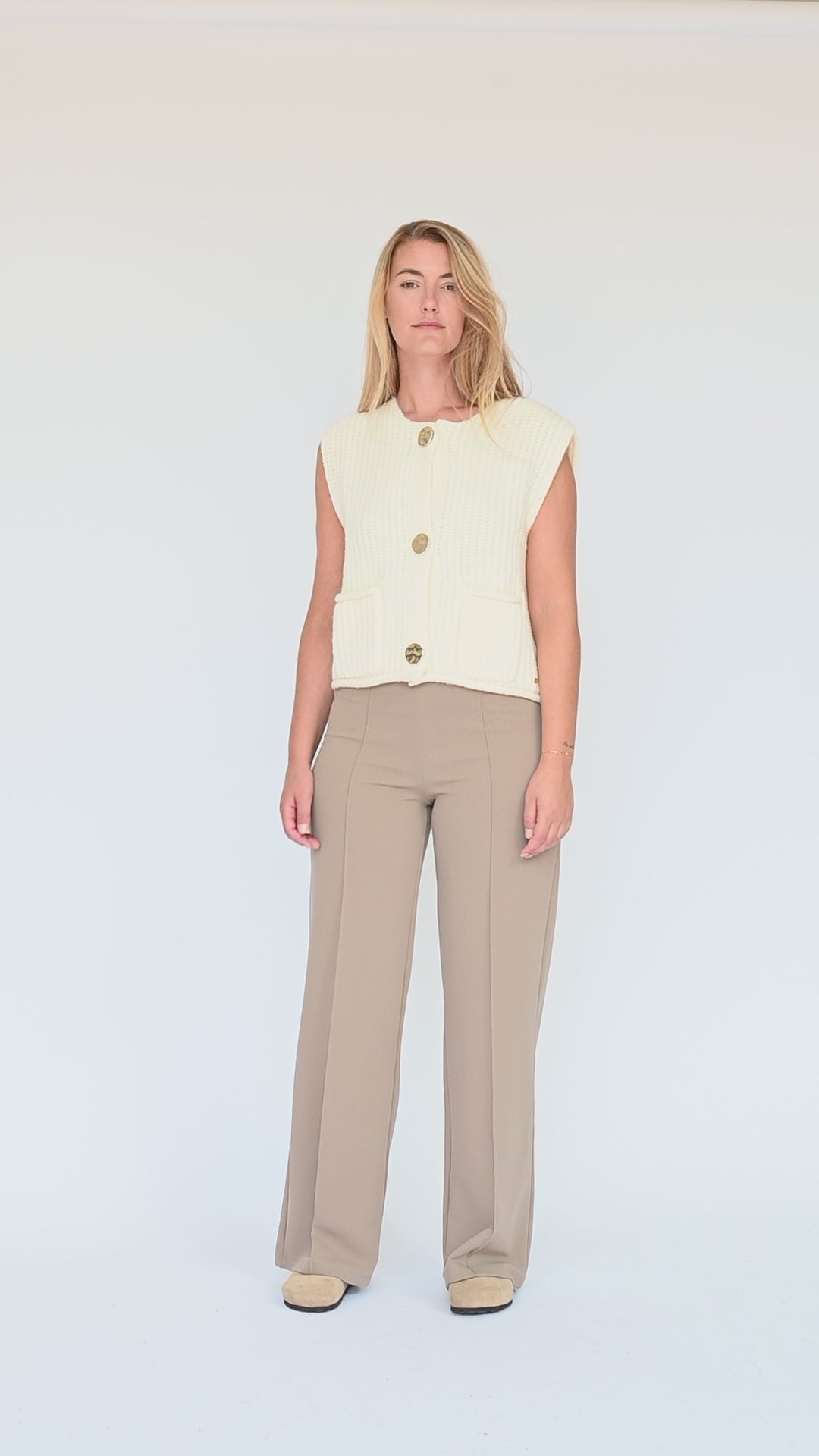 The Bold Button Gilet - Seashell